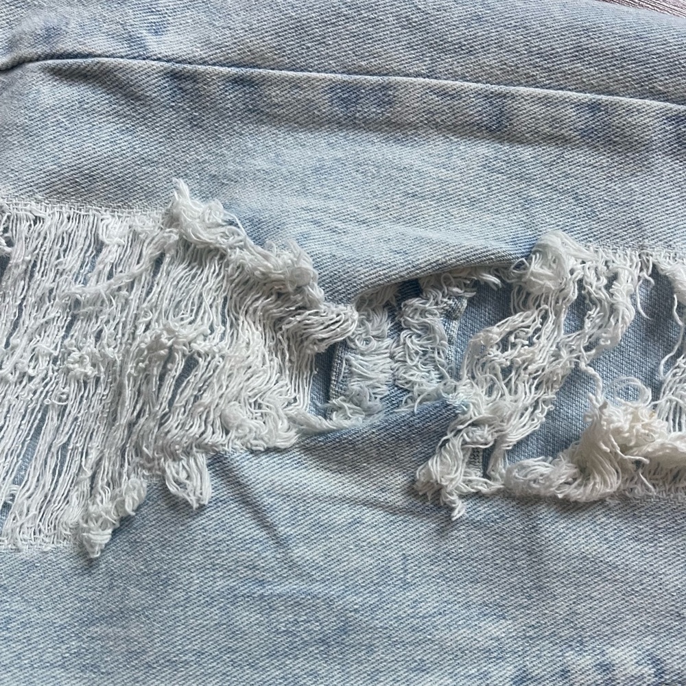 Missguided Ripped Jeans - Picture 5 of 6